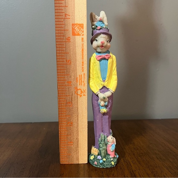 Tall bunny collectible figurine from the Windsor Collection, - Picture 10 of 10